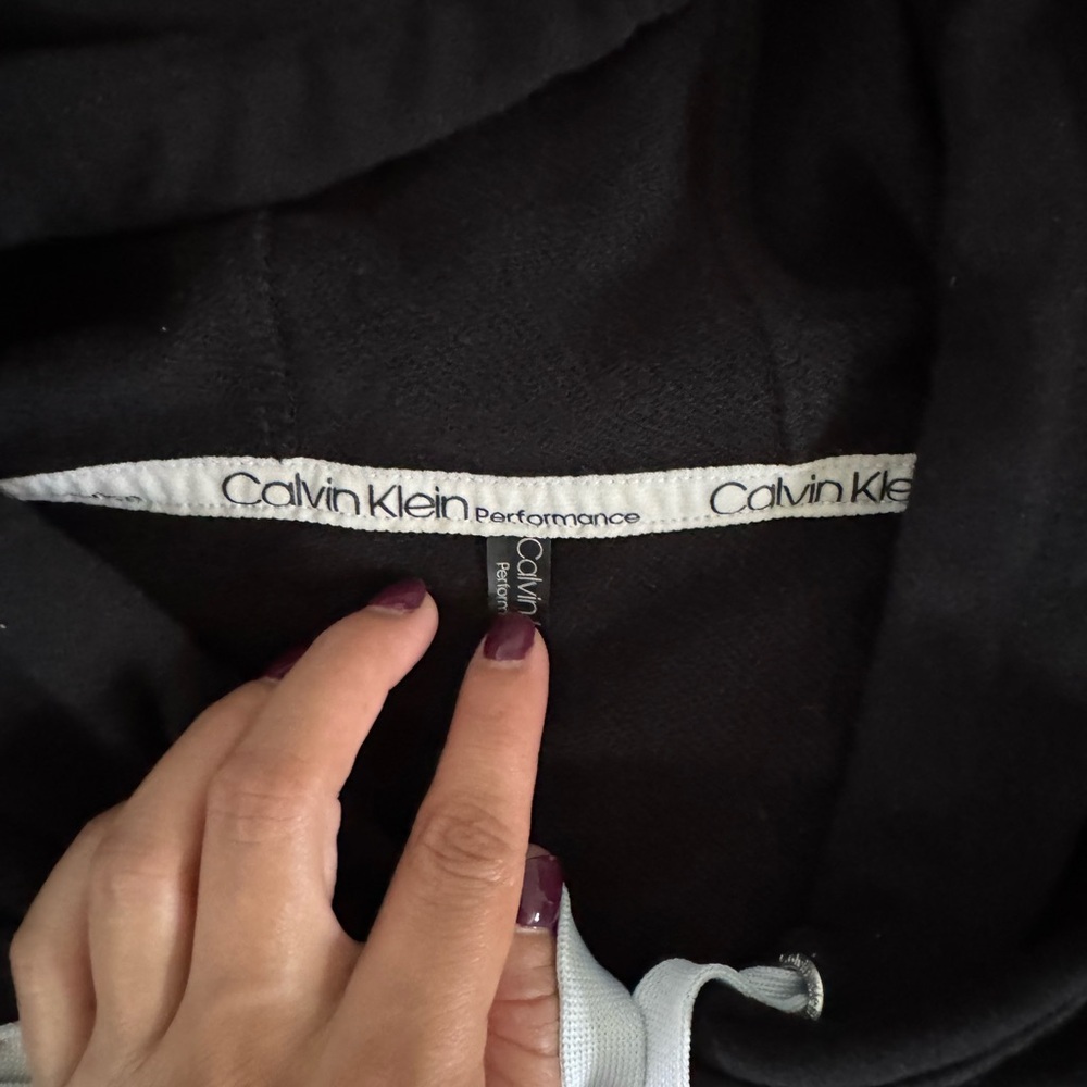 🔥 4 for $20 DEAL Calvin Klein Performance Black Cropped Hoodie – Graphic Logo – - Picture 6 of 13